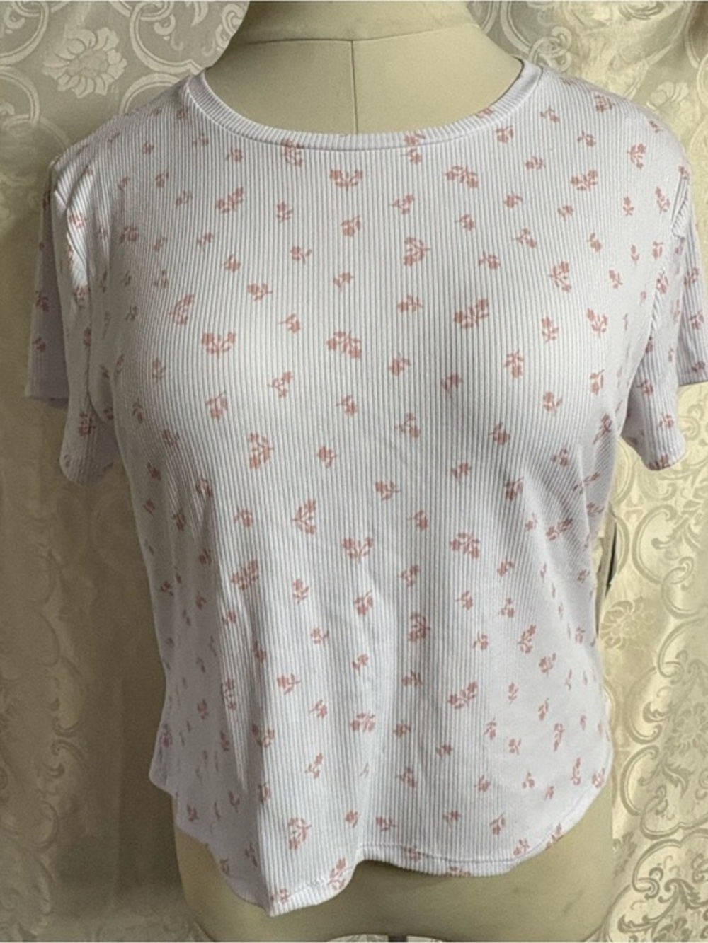 Derek Heart White Ribbed Short Sleeve Tee with Pink Floral Print NWT